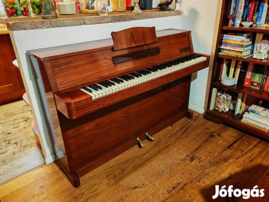 August Hoffman stockholm pianino , páncéltőkés tanuló zongora