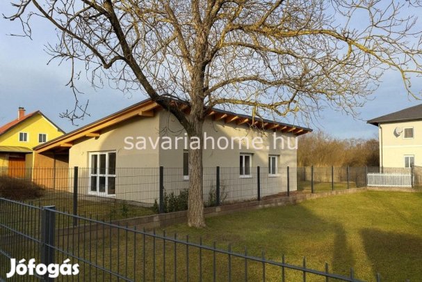 Ausztria, Güssing - Vadonatúj családi ház, hamarosan költözhető! -