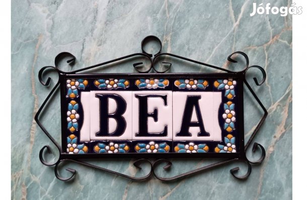 Autentikus, spanyol stílusú névtábla