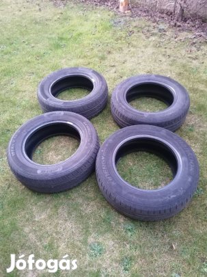 Autó gumi eladó