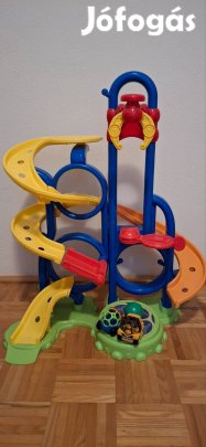 Autó torony 2 autóval