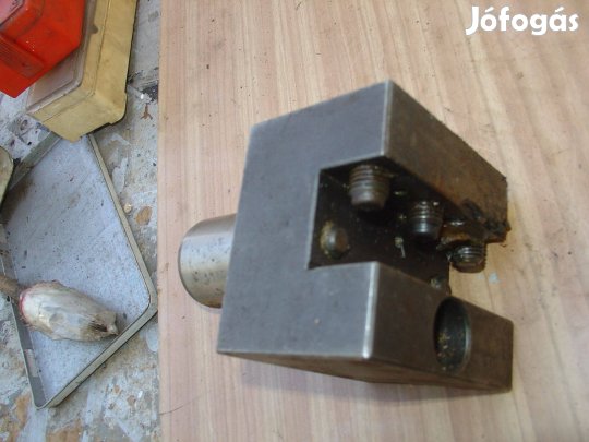 Automata eszterga forgácsoló gép késtartó betét