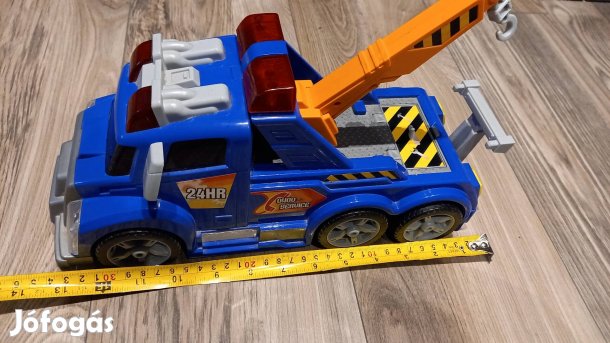 Autómentő, vontató játék (hangot ad)