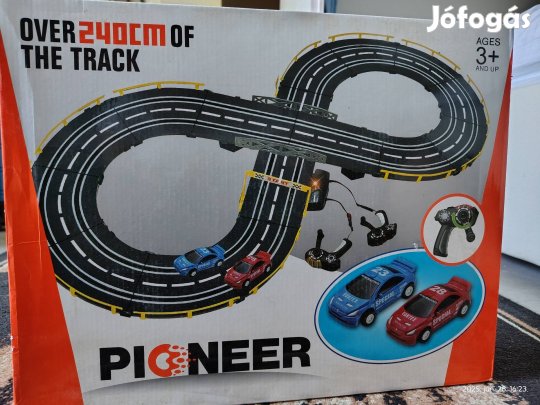 Autópálya kisautókkal 