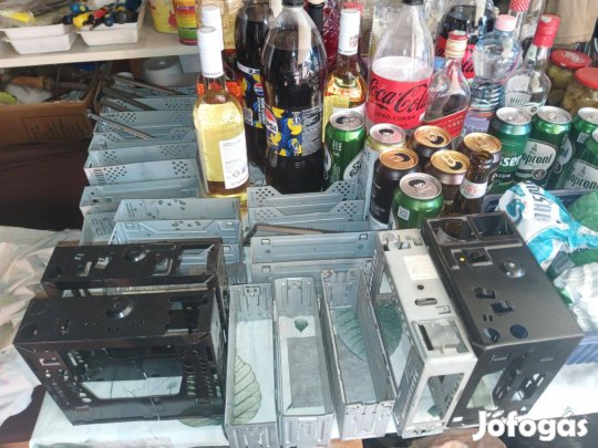 Autórádió / fejegység beépítőkeret