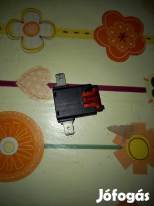 Autós biztosítékház és biztosíték