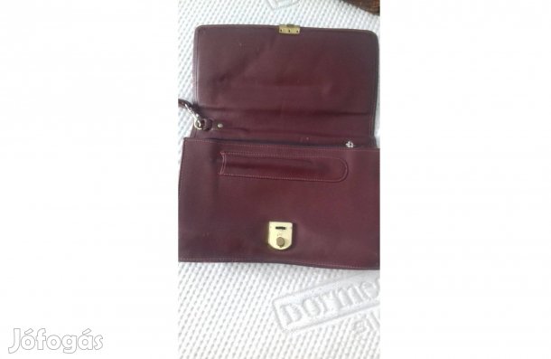 Autóstáska kedvező áron eladó!