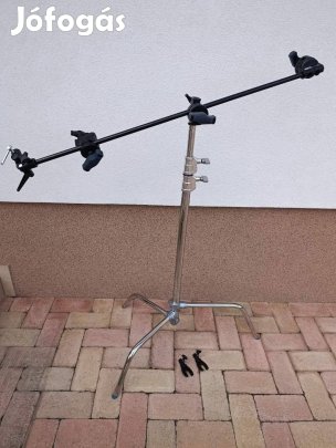 Avenger 2025F fényállvány sok tartozékkal