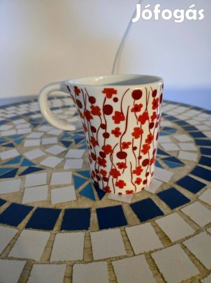 Avon bögre virág mintás