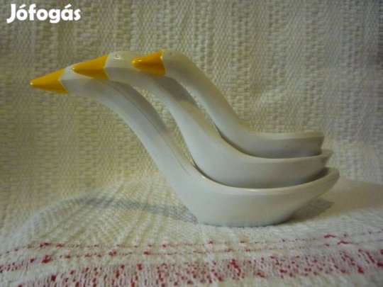 Avon műanyag fehér színű libás 3 db-os mérőkanál egyben