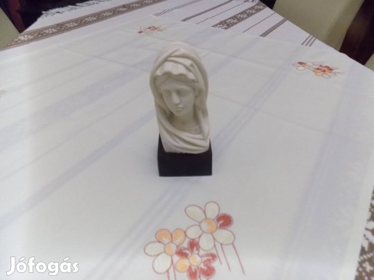 Az "ART. R600 - 109 MADE Italy" jelzéssel ellátott egyházi szobor