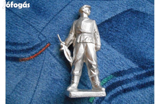 Az ismeretlen munkásőr szobra