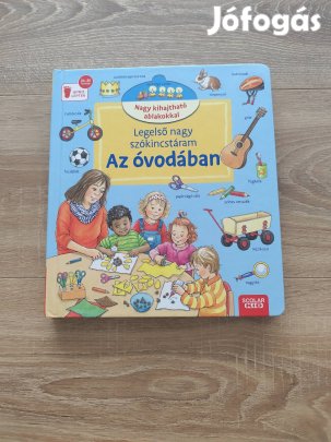 Az óvodában lapozó