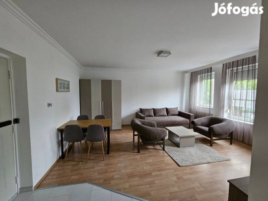 Azonnal Költözhető, Felújított Belvárosi Lakás Nyíregyháza!