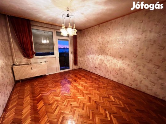 Azonnal birtokba vehető Nagy konyha-étkezős, 2 szobás, erkélyes lakás