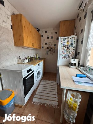 Azonnal költözhető 2 szoba hallos lakás eladó