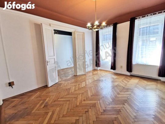 Azonnal költözhető 58 nm-es lakás kiadó a Vörösmarthy utcában.