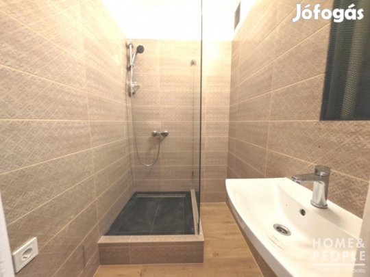 Azonnal költözhető, erkélyes lakás eladó - Szeged