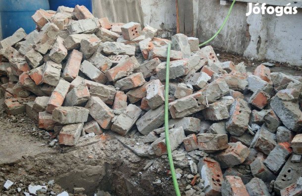 B30-as Bontott Tégla