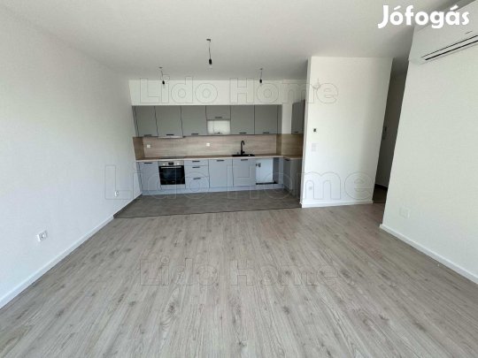 BALATONSZEMESI Panorámás lakás a vízparton