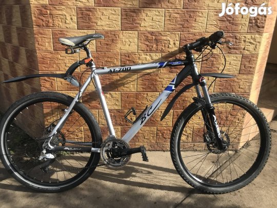 BC AT700 26" kerékpár