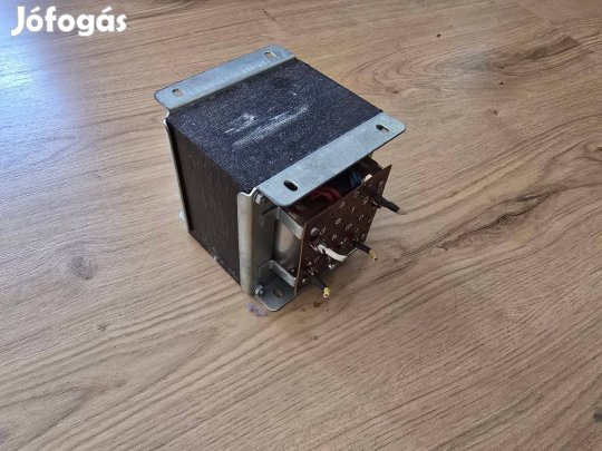 BEAG 100 V-os illesztő trafó TK2609