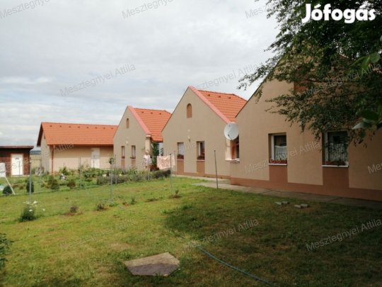 BEFEKTETŐK FIGYELEM  KIVÉTELES LEHETŐSÉG A HATÁR MENTÉN!