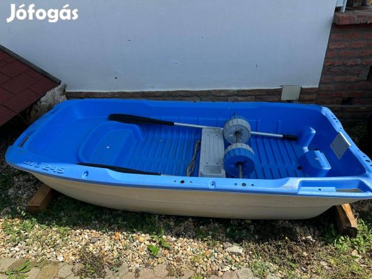 BIC 245 katamarán testű csónak