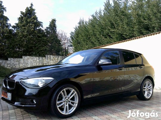 BMW 114i Végig karbantartott! Szép-megkímélt ál...