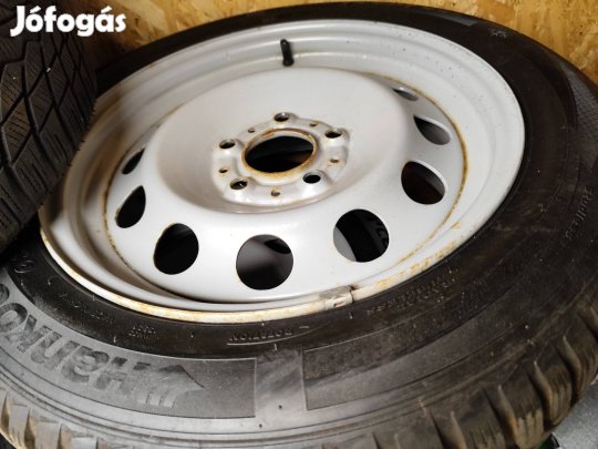 BMW 16" lemezfelni Hankook téligumival.