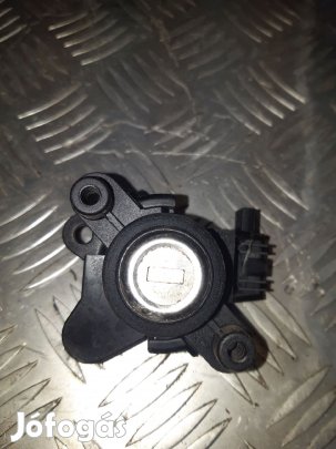 BMW 320D E46 Csomagtérajtó Zárbetét