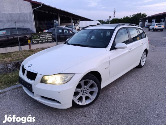 BMW 320d Touring Full extra! Panoráma tető. Dup...