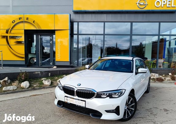 BMW 330e xdrive (Automata) Individual 1.Tulajdo...