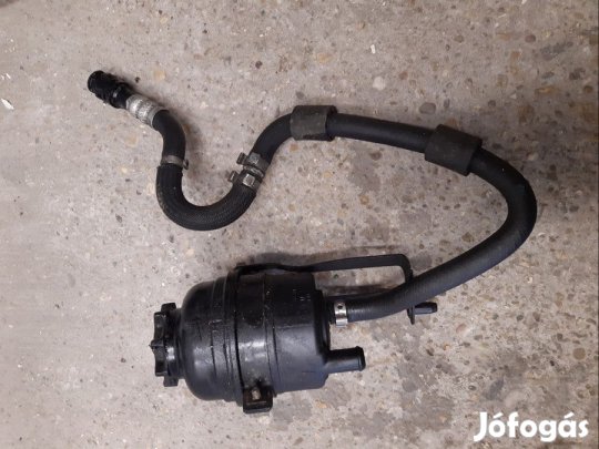 BMW 5 E60/61 (2003-2009)  Szervóolaj Tartály