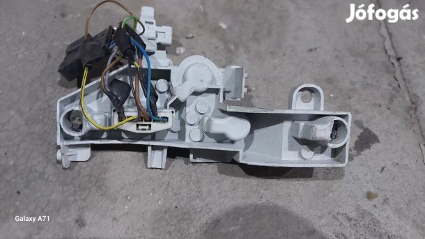 BMW E81 E87 2004- Bal hátsó lámpa fényszóró foglalat 0166