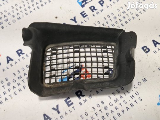 BMW E81 E87 E82 E88 E90 E91 E92 E93 E84 X1 jobb első levélrács lefoly
