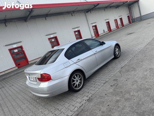 BMW E90 1.8 benzin sedan