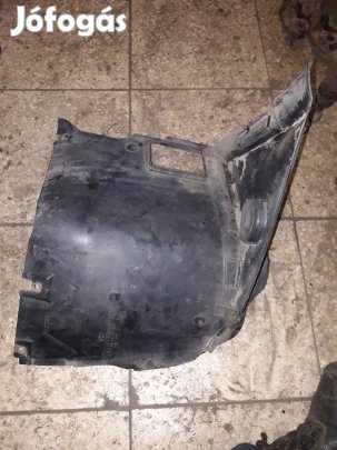 BMW E90 Bal Első Dobbetét