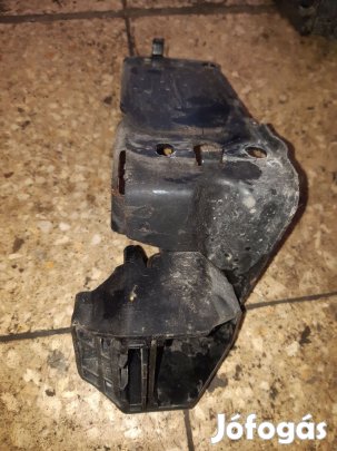 BMW E90 Bal Első Lökhárító Tartó