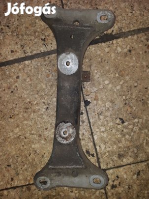 BMW E90 Váltó Kereszttartó