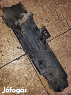 BMW E90 Vízhűtő Tartó