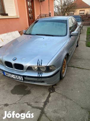 BMW E-39 523i