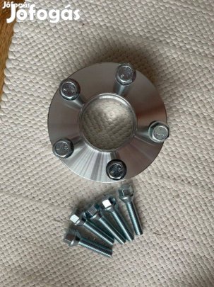 BMW F30, F31, F10, F11 5x120 72,5 2db nyomtávszélesítő új csavarokkal