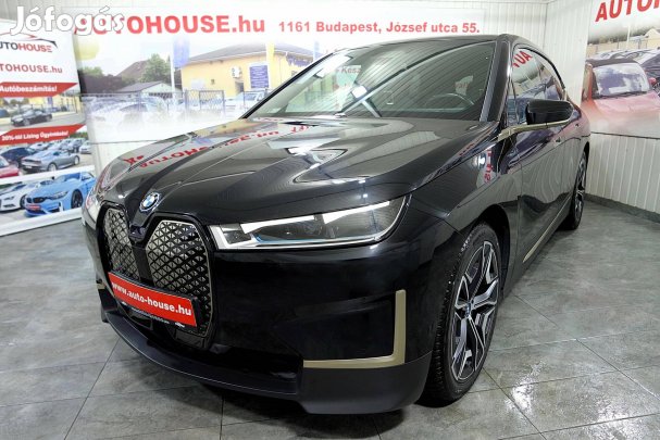 BMW IX xdrive40 74,1kWh Sky Lounge Panorámatető...