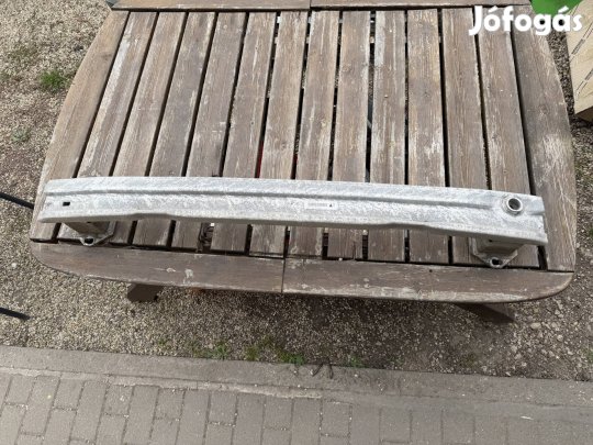 BMW X1 F48 hátsó lökhárító tartó, gerenda