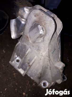 BMW X5 E70 Motortartó Bak