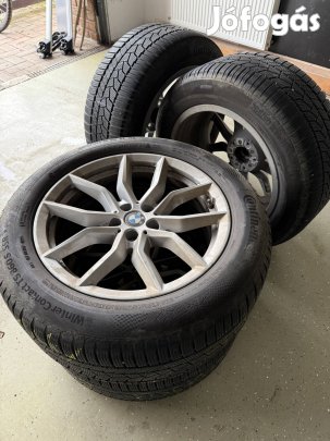 BMW X5-re való komplett téli kerék garnitúra gyári felnivel
