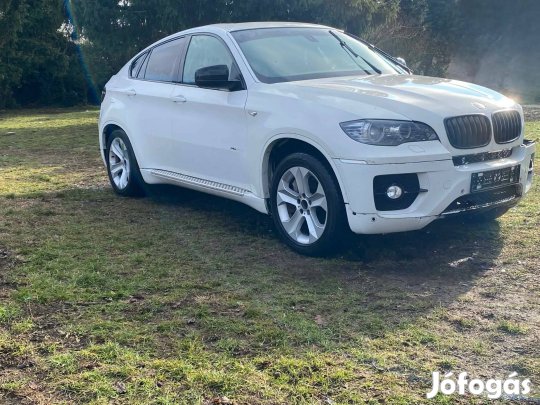 BMW X6 Bontódik