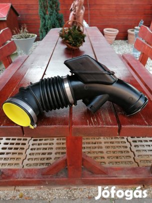 BMW szürt levegő cső. Cikkszám 13718573422 +13718585001 