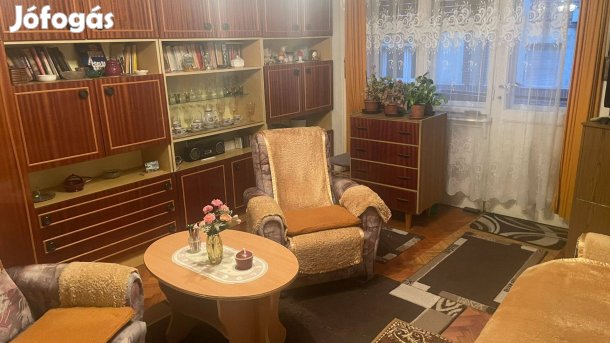 BP. Blaha L. térnél a Víg utcában 1. emeleti 53m tégla lakás eladó